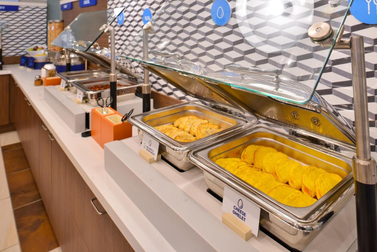 Holiday Inn Express & Suites Chicago - Hoffman Estates By Ihg Eksteriør bilde