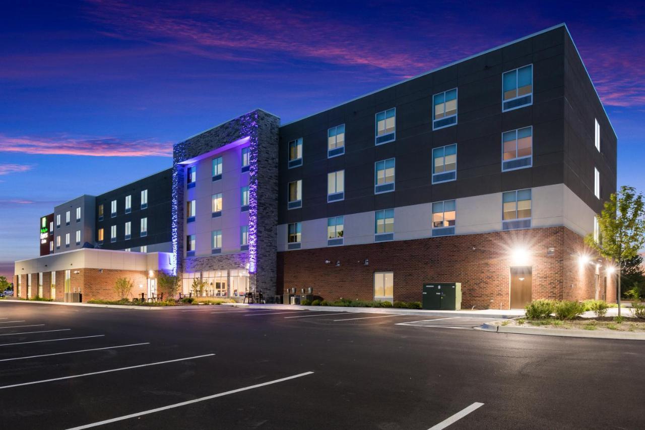Holiday Inn Express & Suites Chicago - Hoffman Estates By Ihg Eksteriør bilde