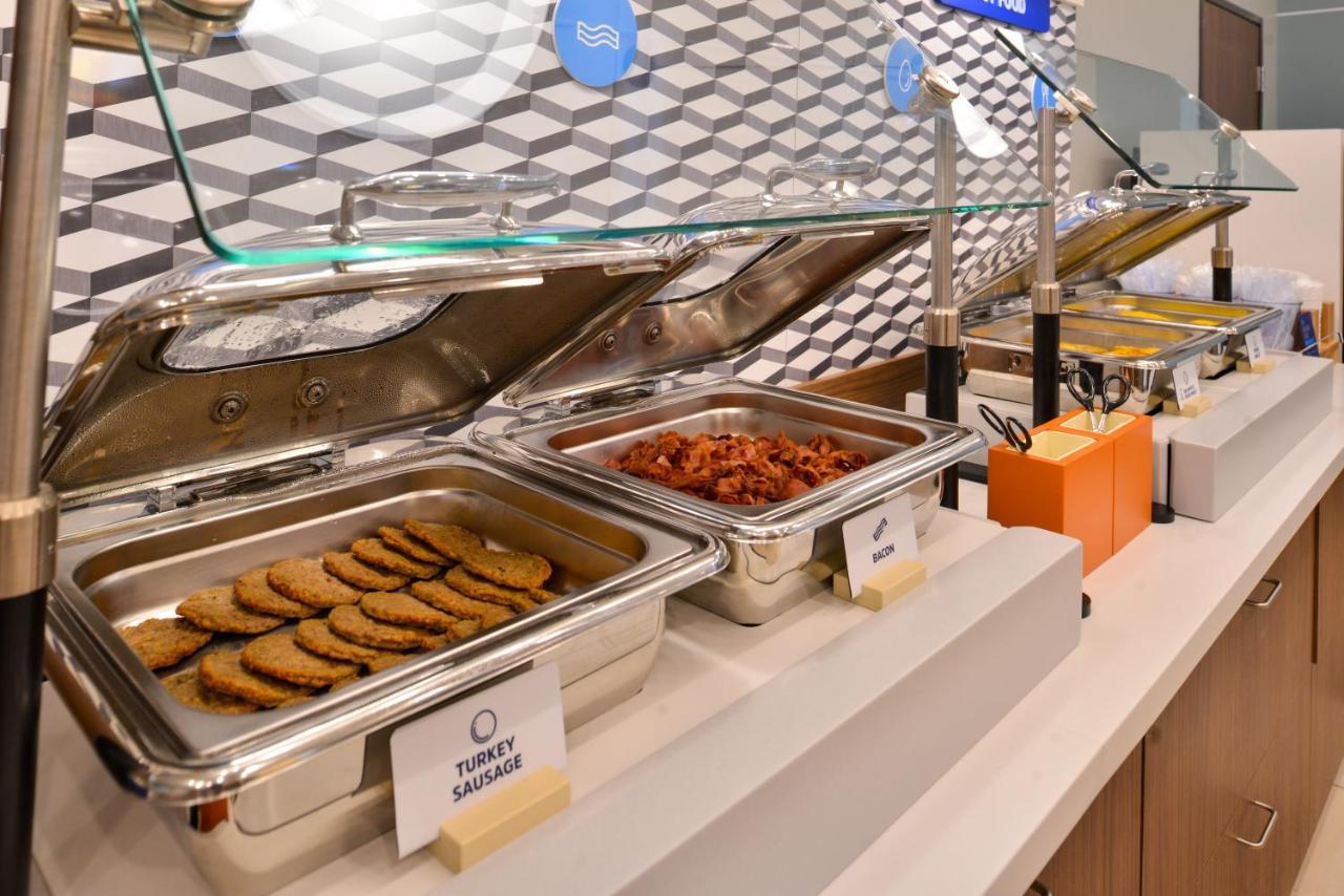 Holiday Inn Express & Suites Chicago - Hoffman Estates By Ihg Eksteriør bilde