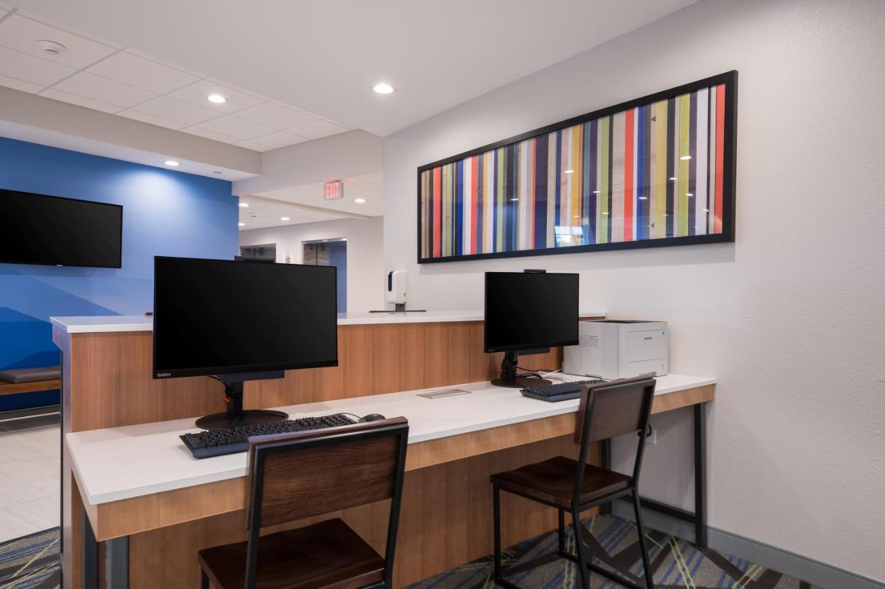 Holiday Inn Express & Suites Chicago - Hoffman Estates By Ihg Eksteriør bilde