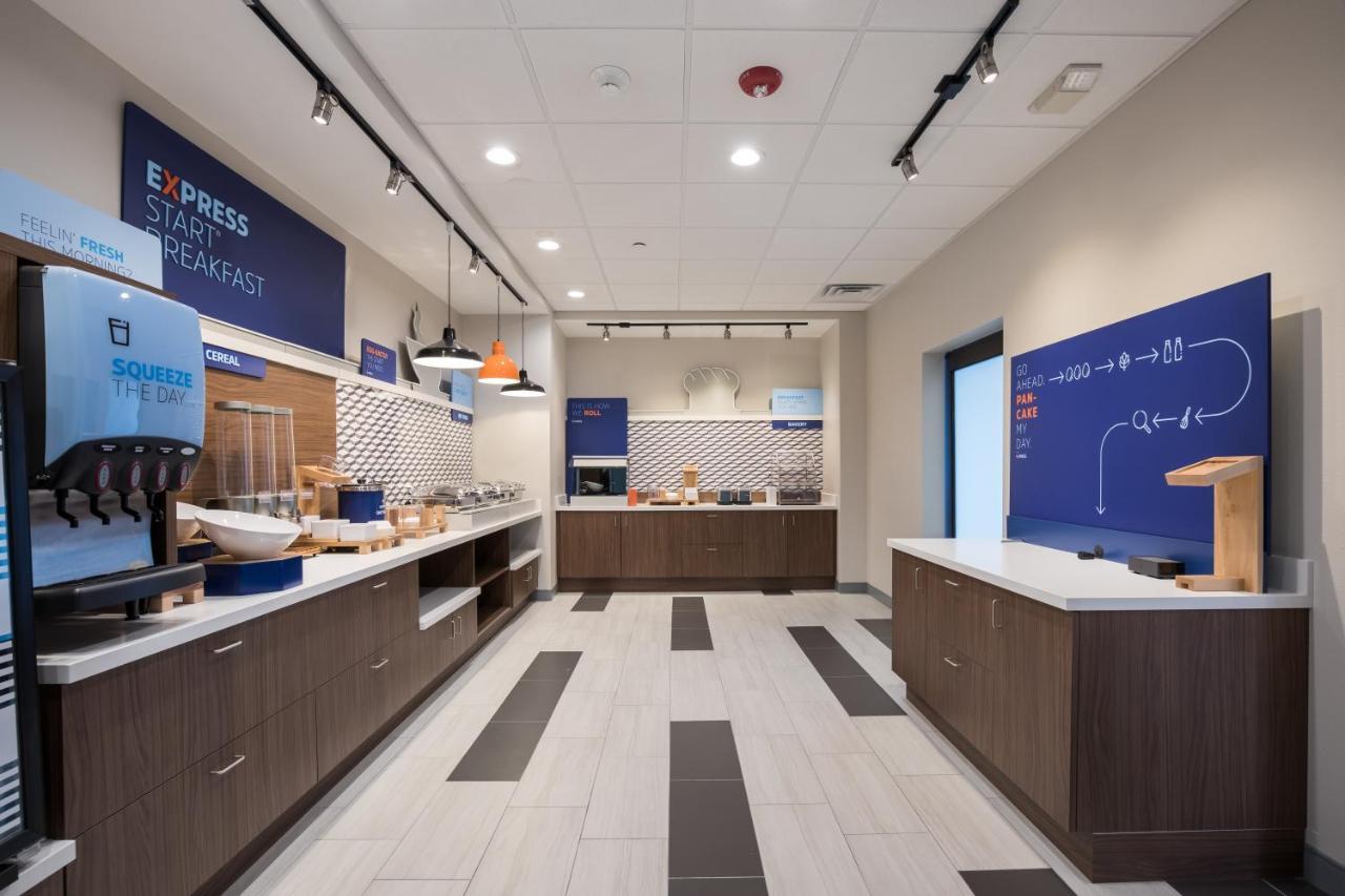 Holiday Inn Express & Suites Chicago - Hoffman Estates By Ihg Eksteriør bilde