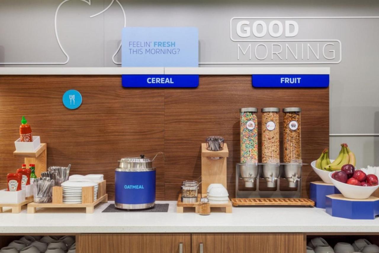 Holiday Inn Express & Suites Chicago - Hoffman Estates By Ihg Eksteriør bilde